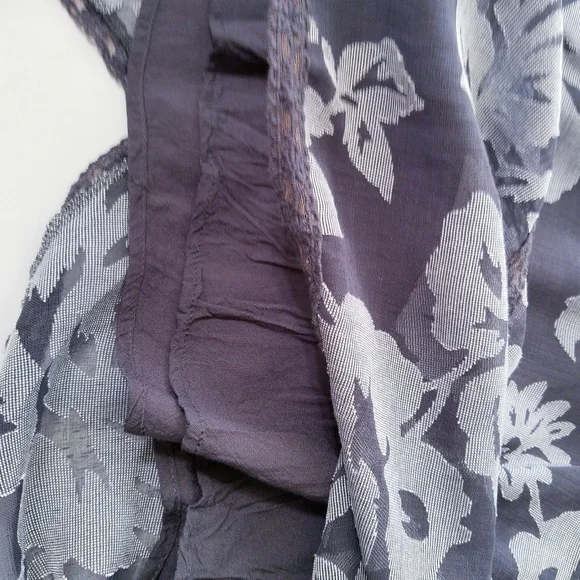 Esley | Floral Flare Top + Lace, Gray Small - Picture 11 of 11